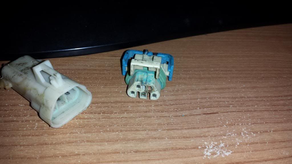 How To Replace G6 Headlight Connectors Part 1 Pontiac G6 Forum